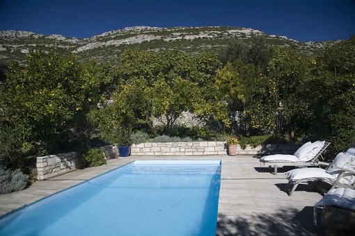 peljesac-pool-villa